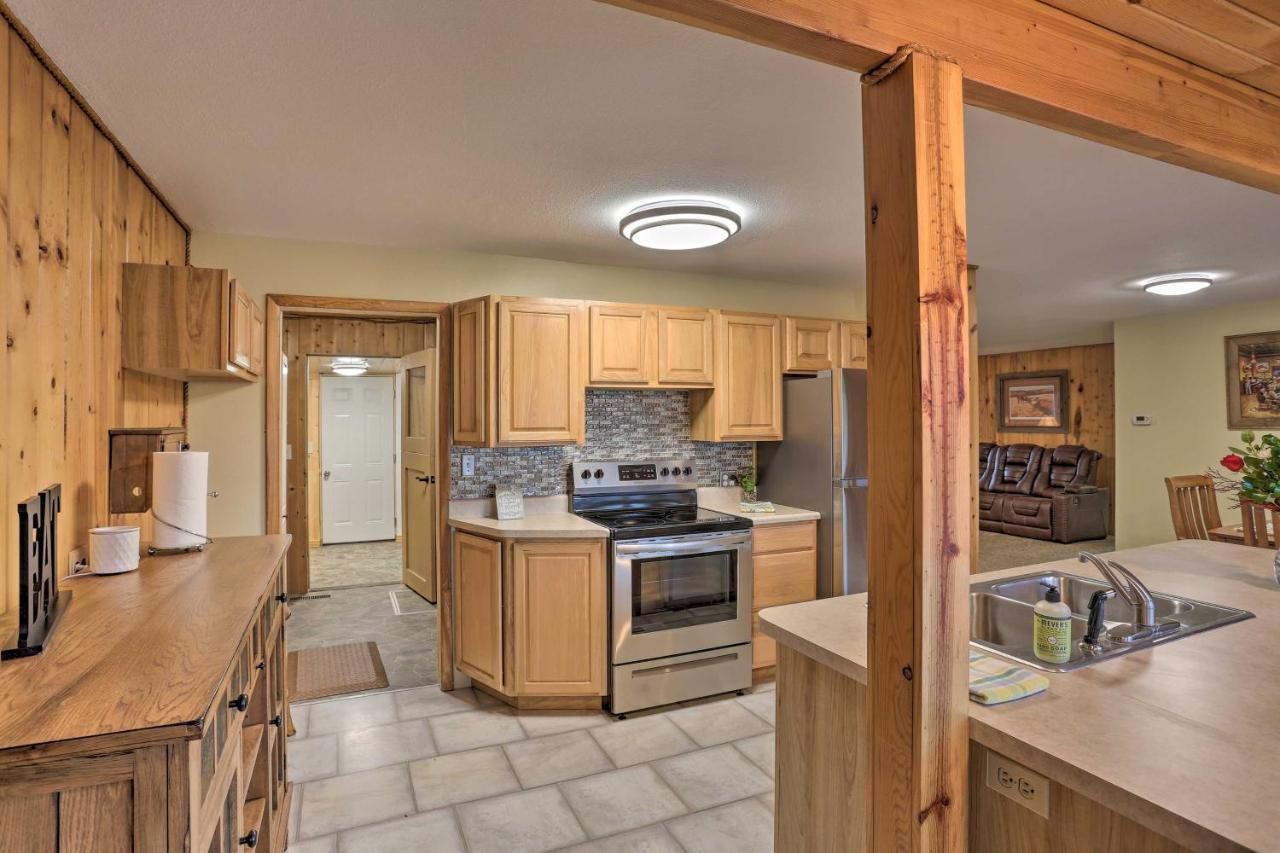 Rustic Spearfish Cabin On 12-Acre Trout Farm Exterior photo